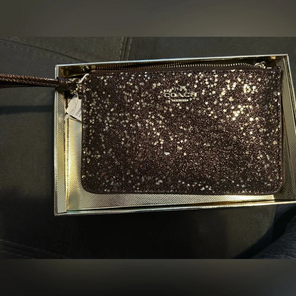 Coach wristlet - Picture 2 of 4